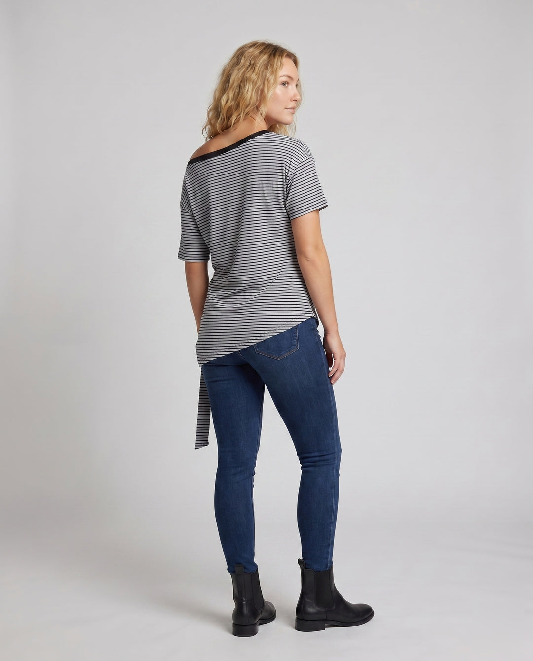 Product 15636487831882 - back_view