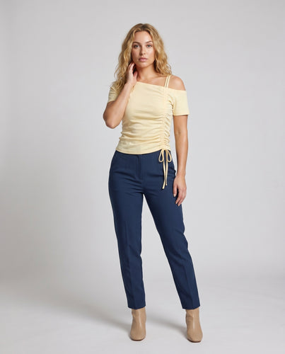 Damen Crop-Top mit raffiniertem Raffung und Schulterdesign