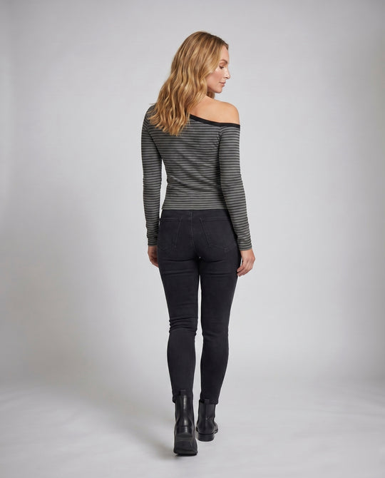 Product 15636499169610 - back_view