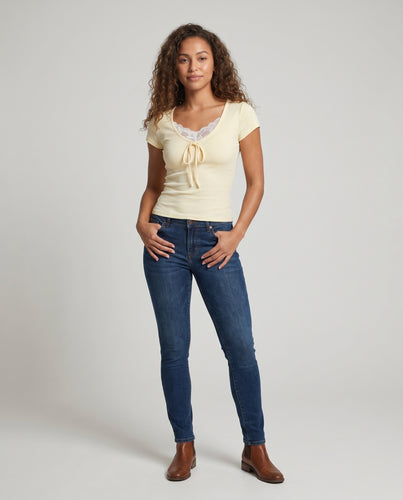 Damen figurbetontes Kurzarmshirt mit Schnürung