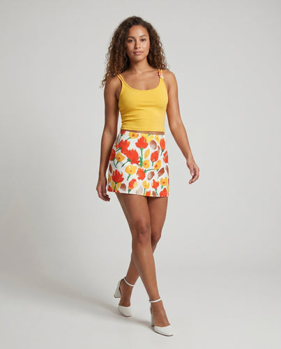 Damen Freizeit-Outfit mit farbenfrohem Karomuster und verspielten Applikationen