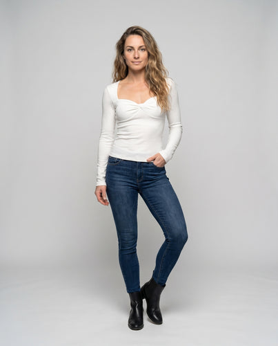 Damen Langarmshirt mit eleganter Drapierung und tiefem V-Ausschnitt