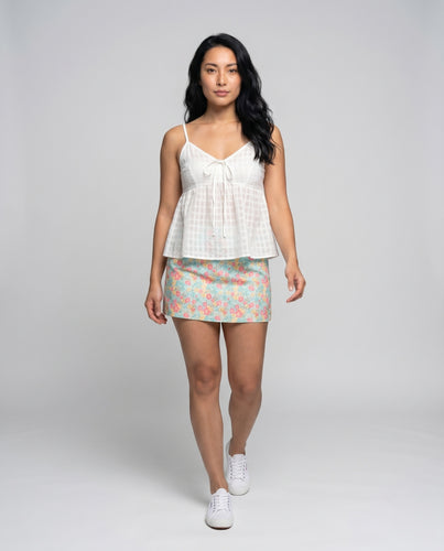 Damen leichtes Sommeroberteil mit trägerlosem Design und verspielter Rüsche