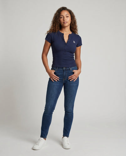 Damen Poloshirt mit knopfloser Front und figurbetontem Schnitt