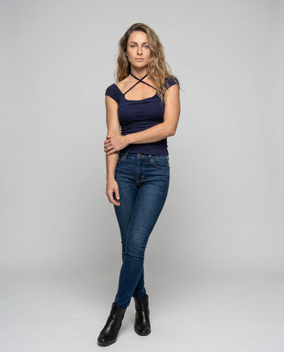 Damen Trägershirt mit kreuzendem Rücken und figurbetontem Schnitt