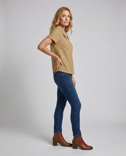 Damen elegante Bluse mit großen Kragen und Perlendetails EB