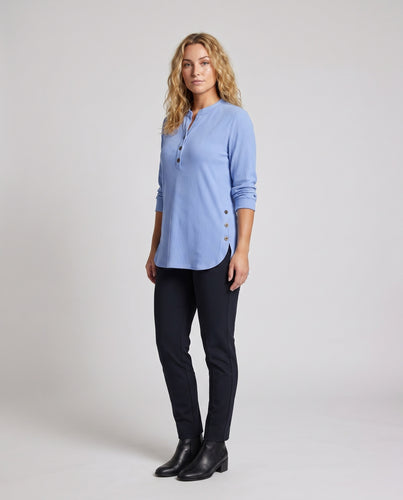 Damen Langarmshirt mit Knopfleiste und seitlichen Schlitzen EB