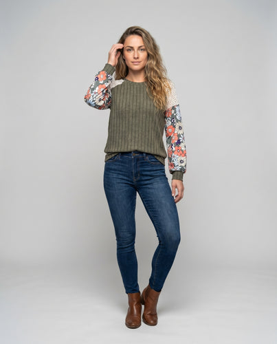 Damen Strickpullover mit floralem Design und transparenten Ärmeln EB