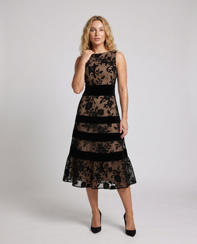 Damen Elegantes A-Linien Kleid mit floralem Spitzenmuster und Taillierung EB