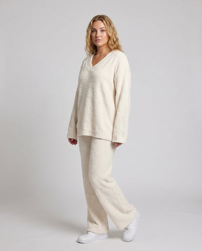 Damen Freizeit-Lounge-Anzug mit plüschiger Textur und V-Ausschnitt EB