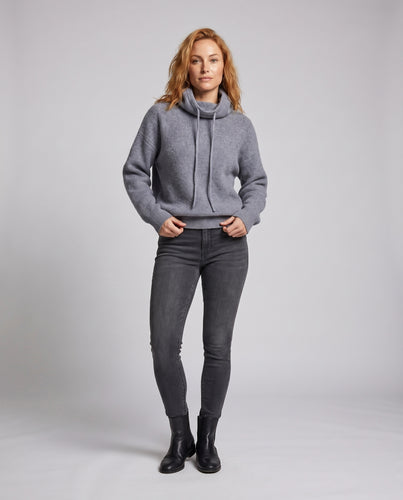 Damen Kuscheliger Hoodie mit weichem Material und praktischer Kängurutasche EB