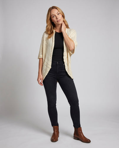 Damen Strickjacke mit luftiger Häkeloptik EB