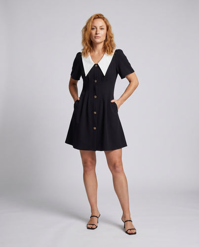 Damen Dress mit großen Kragen und Knopfleiste