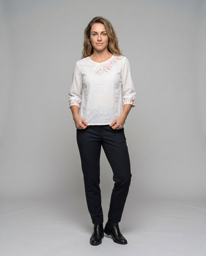 Damen Elegantes Leinenoberteil mit floralen Stickereien und dreiviertel Ärmeln