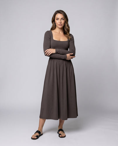 Damen Elegantes Maxikleid mit schmalem Schnitt und langen Ärmeln