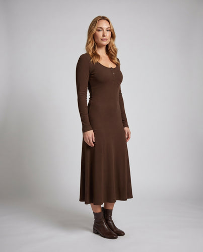 Damen Elegantes und figurbetontes langes Kleid mit Schößchen