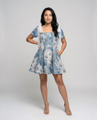 Damen Festliches Minikleid mit elegantem Blumendesign und Rüschendetails