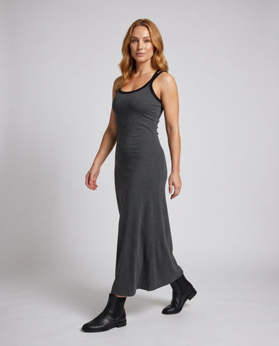 Damen figurbetontes Maxikleid mit schmalen Trägern und elegantem Schnitt