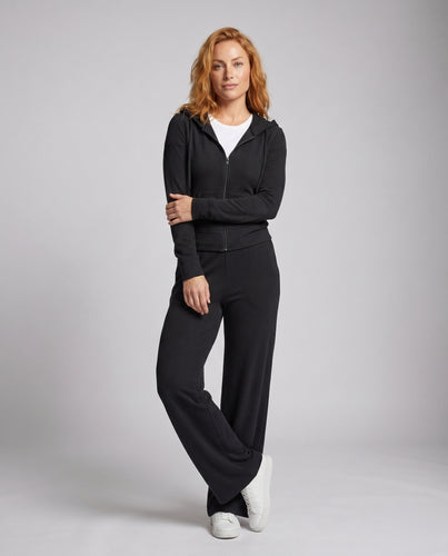 Damen Freizeit Outfit mit Kapuze und weit geschnittenen Hosen