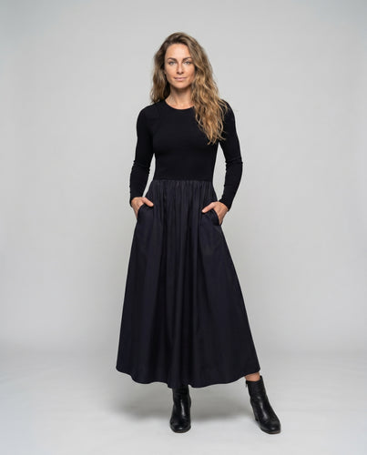 Damen Freizeitliches Maxikleid mit schwingendem Rock und langen Ärmeln