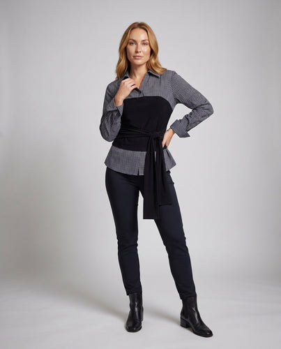 Damen Hemdblusenshirt mit stilvollem Wickel-Design und eleganter Kontrast-Optik