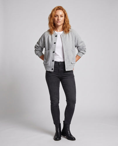 Damen Kapuzenjacke mit praktischen Taschen und modernem Schnitt
