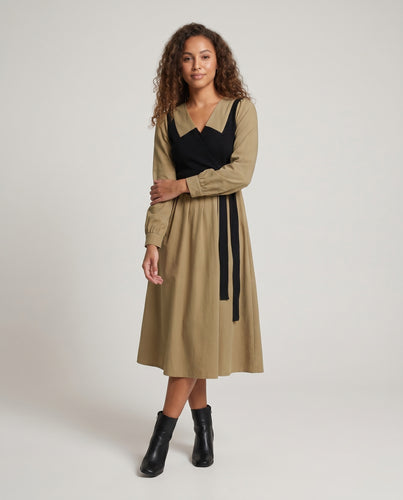 Damen Kleid mit dekorativem Kragen und eleganter Taillierung