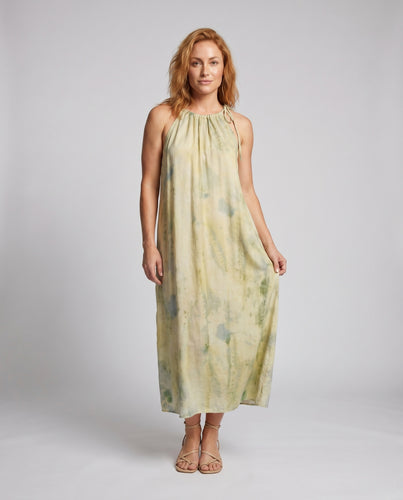 Damen Maxikleid mit elegantem Racerback und fließendem Stoff