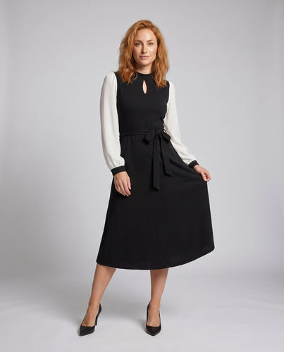 Damen Midi-Kleid mit elegantem Schlüsselaußenschnitt und gesmokten Ärmeln