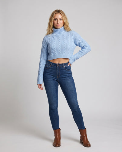 Damen Cropped Strickpullover mit Zopfmuster und hohem Kragen EB