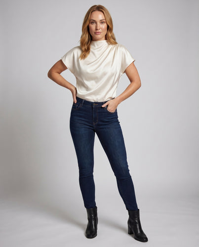 Damen Elegantes Satinoberteil mit hochgeschlossenem Kragen von EB