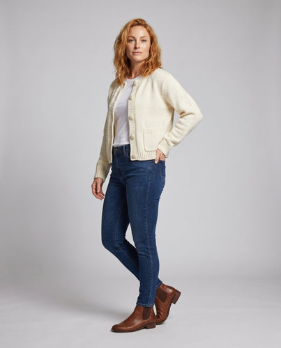 Damen Kuschelige Strickjacke mit Knopfdetail und Taschen EB