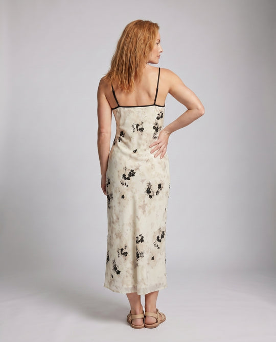 Product 15642563182922 - back_view