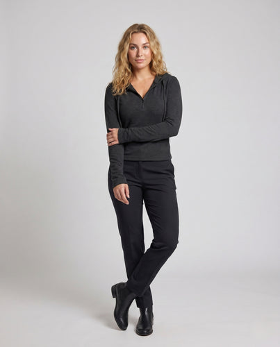Damen Sportliches Sweatshirt mit modischer Kapuze EB