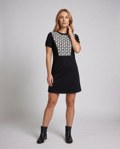 Damen T-Shirt-Kleid mit modernem Herz-Design EB
