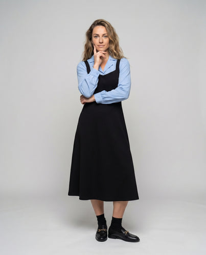 Damen modisches Latzkleid mit blusentypischem Kragen EB