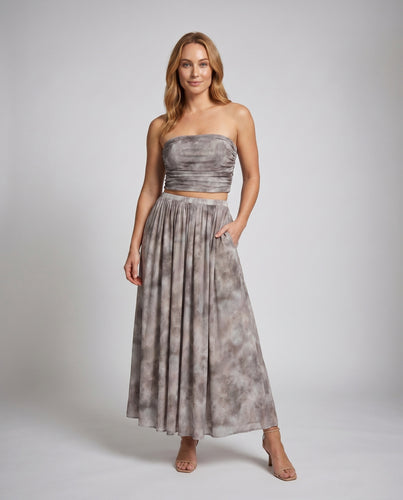 Damen Raffiniertes Zweiteiler-Kleid mit gerafftem Oberteil und fließendem Maxirock EB