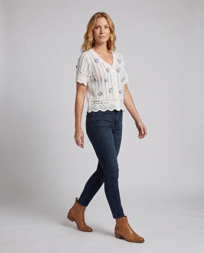 Damen elegante Häkelbluse mit floralen Akzenten EB