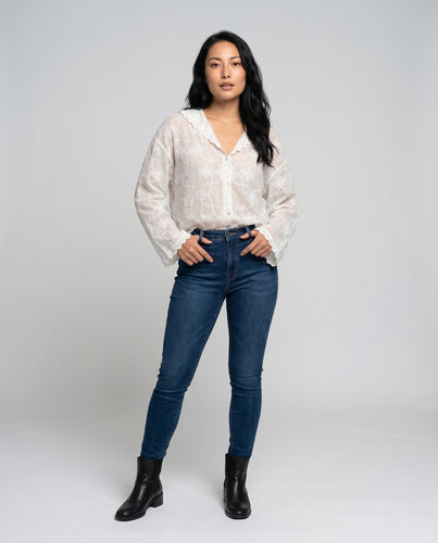 Damen elegante und luftige Bluse mit hochwertiger Stickerei EB