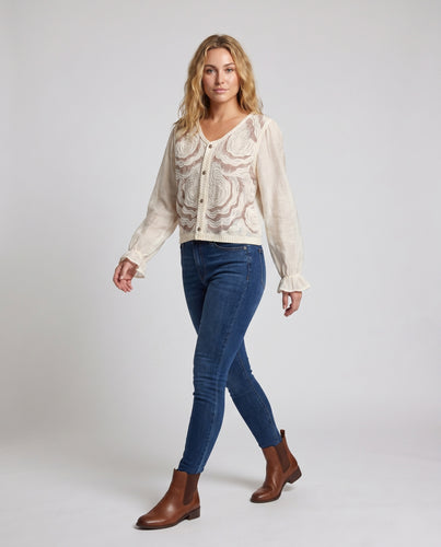 Damen filigrane Häkelbluse mit Puffärmeln und Knopfleiste EB