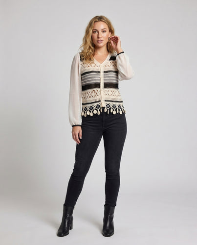 Damen gehäkelte Bluse mit eleganten Puffärmeln und fransigen Details EB