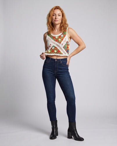 Damen gehäkeltes Sommeroberteil mit floralen Details EB
