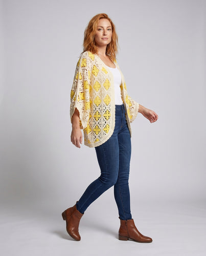 Damen Häkel-Kimono mit modernen Tribal-Mustern EB