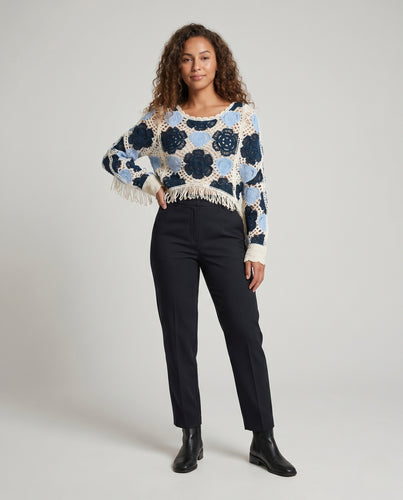 Damen Häkelbluse mit floralem Design und fransigen Abschlüssen EB