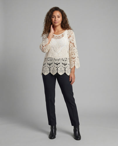 Damen Häkelbluse mit floralen Applikationen und asymmetrischem Saum EB