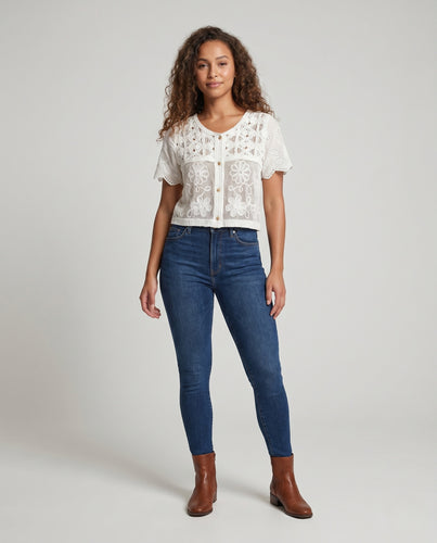 Damen Häkelbluse mit floralen Details und Knopfleiste EB