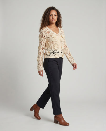 Damen Häkelbluse mit floralen Mustern und eleganten Details EB