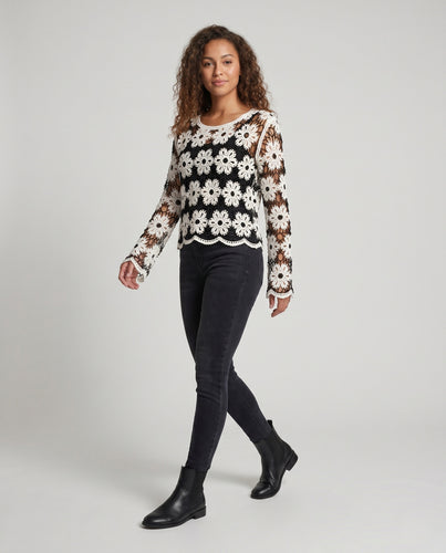 Damen Häkelbluse mit floralen Mustern und transparenten Ärmeln EB