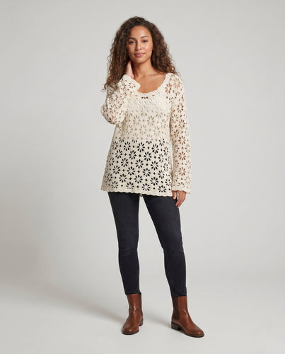 Damen Häkelbluse mit floralen Mustern und transparenten Details EB