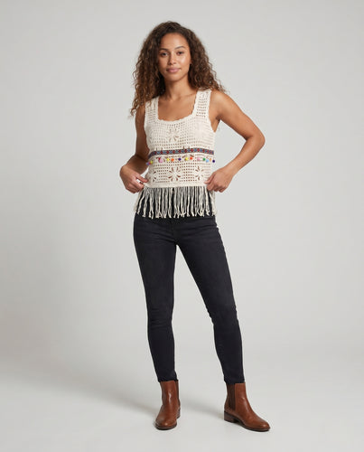 Damen Häkelcrop-Top mit bunten Quasten und Fransen EB